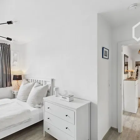 Close To Vf Tower - 53 Sqm - Fair - Kitchen Dusseldorf