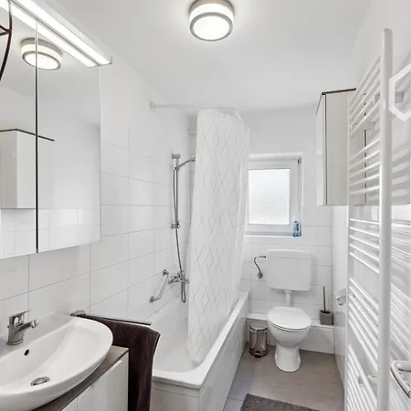 Close To Vf Tower - 53 Sqm - Fair - Kitchen * Dusseldorf